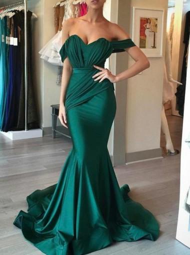Emerald Green mermaid Gown with thigh split | Gorgeous gowns, Beautiful  maxi dresses, Evening gowns